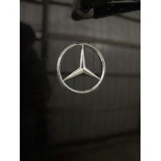 Задня емблема (пласт.) для Mercedes Vito W638 1996-2003 рр